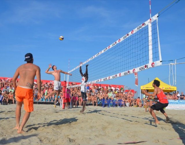 16° KIKLOS SAND VOLLEY GIUGNO